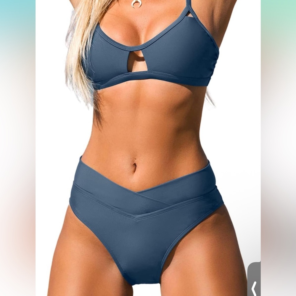 NWT CUPSHE High Waisted Bikini Set (Medium)